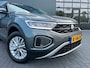 Volkswagen T-Roc 1.5 TSI Life Business NL.Auto/150PK/Stoelverw./Climatronic/Carplay/Trekhaak/1Ste Eigenaar/Dealer Onderhouden