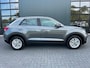 Volkswagen T-Roc 1.5 TSI Life Business NL.Auto/150PK/Stoelverw./Climatronic/Carplay/Trekhaak/1Ste Eigenaar/Dealer Onderhouden