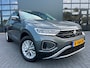 Volkswagen T-Roc 1.5 TSI Life Business NL.Auto/150PK/Stoelverw./Climatronic/Carplay/Trekhaak/1Ste Eigenaar/Dealer Onderhouden