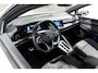 Volkswagen Golf 1.5 eTSI R-line 2021 DSG Pano IQ Carplay Camera