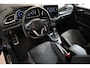 Volkswagen T-Roc 1.5 TSI 150pk R-Line Business+ | IQ. Light | Pano | Camera | 100% (Dealer) onderhouden label
