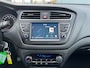 Hyundai i20 1.0 T-GDI Comfort 100PK/Camera/Leder/Carplay/Navigatie/Clima/Cruise/Trekhaak/2De Eigenaar/Nieuwstaat !!