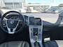 Volvo XC60 2.0 T5 FWD Polar+ | Rijklaar | NL-Auto | Automaat | Trekhaak | Camera | Climate Control | Cruise Control | Lederen Bekleding | Stoelverwarming | Parkeersensoren |