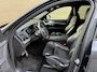 Volvo XC90 2.0 T8 Recharge AWD 445pk R-Design | SOH 100% | Long range | Leder/nubuck contourstoel | Memory | Stoel&stuurverwarming | Camera | Navigatie | Apple CarPlay | Full-LED | DAB | Keyless | Dodehoekdetectie | Elektrische achterklep | 20 inch velgen | Volledig onderhouden