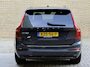Volvo XC90 2.0 T8 Recharge AWD 445pk R-Design | SOH 100% | Long range | Leder/nubuck contourstoel | Memory | Stoel&stuurverwarming | Camera | Navigatie | Apple CarPlay | Full-LED | DAB | Keyless | Dodehoekdetectie | Elektrische achterklep | 20 inch velgen | Volledig onderhouden
