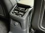 Volvo XC90 2.0 T8 Recharge AWD 445pk R-Design | SOH 100% | Long range | Leder/nubuck contourstoel | Memory | Stoel&stuurverwarming | Camera | Navigatie | Apple CarPlay | Full-LED | DAB | Keyless | Dodehoekdetectie | Elektrische achterklep | 20 inch velgen | Volledig onderhouden