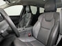 Volvo XC60 2.0 B5 Momentum Business | Trekhaak | Leder | Stoel & stuurverwarming | Camera | Standkachel | Pilot Assist |