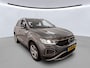 Volkswagen T-Roc 1.0 TSI Life / PARKEER SENSOREN/ CRUISE/ DIGITAL DASH/ NAVI/ AIRCO