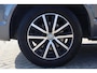 Volkswagen Transporter 2.0 TDI L2H1 DC Highline 110PK / 75kW, NL auto, nieuw door ons geleverd en onderhouden, adaptieve cruise control (ACC), verwarmbare voorruit, LED koplampen, dubbele cabine met 5 zitplaatsen, navigatie, airco, DAB+, parkeersensoren voor en achter (PDC), elektrisch verstel-, verwarm- en inklapbare buitenspiegels, glas look, achterdeuren met ruiten, lat om lat laadvloer, trekhaak, 17" LMV, licht en zichtpakket, grootlichtassistent (Light Assist) etc.etc.