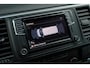 Volkswagen Transporter 2.0 TDI L2H1 DC Highline 110PK / 75kW, NL auto, nieuw door ons geleverd en onderhouden, adaptieve cruise control (ACC), verwarmbare voorruit, LED koplampen, dubbele cabine met 5 zitplaatsen, navigatie, airco, DAB+, parkeersensoren voor en achter (PDC), elektrisch verstel-, verwarm- en inklapbare buitenspiegels, glas look, achterdeuren met ruiten, lat om lat laadvloer, trekhaak, 17" LMV, licht en zichtpakket, grootlichtassistent (Light Assist) etc.etc.