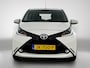 Toyota Aygo 1.0 VVT-i x-play | Navigatie | Airco | Achteruitrijcamera | Elektrische ramen voor | Elektrisch verstelbare buitenspiegels |