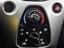 Toyota Aygo 1.0 VVT-i x-play | Navigatie | Airco | Achteruitrijcamera | Elektrische ramen voor | Elektrisch verstelbare buitenspiegels |