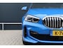 BMW 1-Serie 118i M-Sport Executive Edition Misano Blau | 1e eig. | Stoelverwarming | Keyless Entry | Live Cockpit Professional | Stuurverwarming