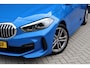 BMW 1-Serie 118i M-Sport Executive Edition Misano Blau | 1e eig. | Stoelverwarming | Keyless Entry | Live Cockpit Professional | Stuurverwarming