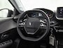 Peugeot 208 1.2 Hybrid 110 e-DCS6 Sport Style Automaat (APPLE CARPLAY, GROOT NAVI, PARKEERSENSOREN, SPORTSTOELEN, CRUISE, LANE ASSIST, NIEUWSTAAT)