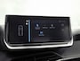 Peugeot 208 1.2 Hybrid 110 e-DCS6 Sport Style Automaat (APPLE CARPLAY, GROOT NAVI, PARKEERSENSOREN, SPORTSTOELEN, CRUISE, LANE ASSIST, NIEUWSTAAT)