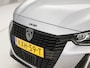 Peugeot 208 1.2 Hybrid 110 e-DCS6 Sport Style Automaat (APPLE CARPLAY, GROOT NAVI, PARKEERSENSOREN, SPORTSTOELEN, CRUISE, LANE ASSIST, NIEUWSTAAT)