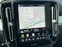 Volvo XC40 2.0 B4 Plus Dark Mild hybrid, Automaat, Trekhaak semi elektrisch, Stoelverwarming, Stuurverwarming, Parkeercamera. 19 inch wielen met all-season banden