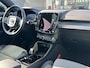 Volvo XC40 2.0 B4 Plus Dark Mild hybrid, Automaat, Trekhaak semi elektrisch, Stoelverwarming, Stuurverwarming, Parkeercamera. 19 inch wielen met all-season banden