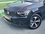 Volvo XC40 2.0 B4 Plus Dark Mild hybrid, Automaat, Trekhaak semi elektrisch, Stoelverwarming, Stuurverwarming, Parkeercamera. 19 inch wielen met all-season banden
