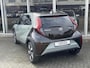 Toyota Aygo X 1.5 Hybrid Pulse Plus | Tarragon, Bi-Tone, Stoelverwarming, Climate control, Startknop, LED, 17 inch