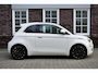 Fiat 500e 42KWh La Prima 3+1 /95,8% SOH/ Panoramadak/Leer/Active cruise control/Stoelverwarming/JBL Speakers/17"lmv Wij zijn op afspraak geopend! Graag bellen voor uw komst.