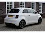 Fiat 500e 42KWh La Prima 3+1 /95,8% SOH/ Panoramadak/Leer/Active cruise control/Stoelverwarming/JBL Speakers/17"lmv Wij zijn op afspraak geopend! Graag bellen voor uw komst.