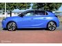 Opel Corsa-e Ultimate 50 kWh, Panoramadak, Sportstoelen, Zwart dak, Zwarte hemel, Pdc voor + achter + camera, Stoel-stuurverwarming, Ful Ledverlichting, Keyless go/entry