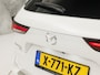 Mazda CX-60 2.5 e-SkyActiv PHEV Takumi 328Pk Automaat (PANORAMADAK, HEAD-UP DISPLAY, STOELKOELING/VERWARMING, BOSE, 360 CAMERA, TREKHAAK, KEYLESS, SFEERVERLICHTING, ADAPTIVE CRUISE, STUURWIEL VERWARMD, NIEUWE APK, NIEUWSTAAT)