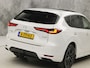 Mazda CX-60 2.5 e-SkyActiv PHEV Takumi 328Pk Automaat (PANORAMADAK, HEAD-UP DISPLAY, STOELKOELING/VERWARMING, BOSE, 360 CAMERA, TREKHAAK, KEYLESS, SFEERVERLICHTING, ADAPTIVE CRUISE, STUURWIEL VERWARMD, NIEUWE APK, NIEUWSTAAT)