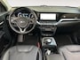 Kia Niro EV e-Niro ExecutiveLine 64 kWh | Warmtepomp | Trekhaak Afneembaar + 13-Polige Stekker | Elektrisch verstelbare Voorstoelen | Bestuurdersstoel + Geheugen | Elektrisch Bedienbaar Schuif / Kanteldak | Stoelverwarming + Stoelkoeling | Stuurverwarming | JBL Geluidsinstallatie | Parkeersensoren Voor + Achter | Licht + Regensensor | Cruise Control Adaptief | Dodehoekdetectie