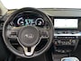 Kia Niro EV e-Niro ExecutiveLine 64 kWh | Warmtepomp | Trekhaak Afneembaar + 13-Polige Stekker | Elektrisch verstelbare Voorstoelen | Bestuurdersstoel + Geheugen | Elektrisch Bedienbaar Schuif / Kanteldak | Stoelverwarming + Stoelkoeling | Stuurverwarming | JBL Geluidsinstallatie | Parkeersensoren Voor + Achter | Licht + Regensensor | Cruise Control Adaptief | Dodehoekdetectie