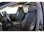 Volvo XC60 T6 Recharge AWD Plus Dark - Panorama/schuifdak - IntelliSafe Assist & Surround - 360º Camera - Harman Kardon audio - Verwarmde voorstoelen, stuur & achterbank - Parkeersensoren voor & achter - Elektr. bedienb. voorstoelen met geheugen - Head up display - Draadloze tel. lader - Inklapbare trekhaak - 19'' LMV