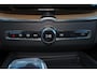 Volvo XC60 T6 Recharge AWD Plus Dark - Panorama/schuifdak - IntelliSafe Assist & Surround - 360º Camera - Harman Kardon audio - Verwarmde voorstoelen, stuur & achterbank - Parkeersensoren voor & achter - Elektr. bedienb. voorstoelen met geheugen - Head up display - Draadloze tel. lader - Inklapbare trekhaak - 19'' LMV