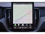 Volvo XC60 T6 Recharge AWD Plus Dark - Panorama/schuifdak - IntelliSafe Assist & Surround - 360º Camera - Harman Kardon audio - Verwarmde voorstoelen, stuur & achterbank - Parkeersensoren voor & achter - Elektr. bedienb. voorstoelen met geheugen - Head up display - Draadloze tel. lader - Inklapbare trekhaak - 19'' LMV
