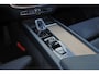 Volvo XC60 T6 Recharge AWD Plus Dark - Panorama/schuifdak - IntelliSafe Assist & Surround - 360º Camera - Harman Kardon audio - Verwarmde voorstoelen, stuur & achterbank - Parkeersensoren voor & achter - Elektr. bedienb. voorstoelen met geheugen - Head up display - Draadloze tel. lader - Inklapbare trekhaak - 19'' LMV