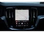 Volvo V60 T8 Plug-in hybrid AWD Ultra Dark | Panoramadak | Trekhaak | 360 graden camera | Head-up display | Verwarmbare voorstoelen, achterbank en stuurwiel | Premium audio by Harman Kardon