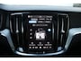 Volvo V60 T8 Plug-in hybrid AWD Ultra Dark | Panoramadak | Trekhaak | 360 graden camera | Head-up display | Verwarmbare voorstoelen, achterbank en stuurwiel | Premium audio by Harman Kardon