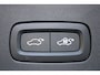 Volvo V60 T8 Plug-in hybrid AWD Ultra Dark | Panoramadak | Trekhaak | 360 graden camera | Head-up display | Verwarmbare voorstoelen, achterbank en stuurwiel | Premium audio by Harman Kardon