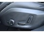 Volvo V60 T8 Plug-in hybrid AWD Ultra Dark | Panoramadak | Trekhaak | 360 graden camera | Head-up display | Verwarmbare voorstoelen, achterbank en stuurwiel | Premium audio by Harman Kardon