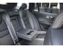 Volvo V60 T8 Plug-in hybrid AWD Ultra Dark | Panoramadak | Trekhaak | 360 graden camera | Head-up display | Verwarmbare voorstoelen, achterbank en stuurwiel | Premium audio by Harman Kardon