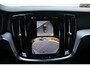 Volvo V60 T8 Plug-in hybrid AWD Ultra Dark | Panoramadak | Trekhaak | 360 graden camera | Head-up display | Verwarmbare voorstoelen, achterbank en stuurwiel | Premium audio by Harman Kardon