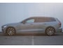 Volvo V60 T8 Plug-in hybrid AWD Ultra Dark | Panoramadak | Trekhaak | 360 graden camera | Head-up display | Verwarmbare voorstoelen, achterbank en stuurwiel | Premium audio by Harman Kardon