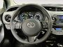 Toyota Yaris 1.5 Hybrid Dynamic | Apple Carplay / Android Auto | Parkeersensoren Voor | Parkeercamera Achter | Lichtsensor + Regensensor | Cruise Control | Rijstrooksensor | 15"Lichtmetalen Velgen