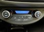 Toyota Yaris 1.5 Hybrid Dynamic | Apple Carplay / Android Auto | Parkeersensoren Voor | Parkeercamera Achter | Lichtsensor + Regensensor | Cruise Control | Rijstrooksensor | 15"Lichtmetalen Velgen
