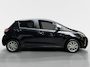 Toyota Yaris 1.5 Hybrid Dynamic | Apple Carplay / Android Auto | Parkeersensoren Voor | Parkeercamera Achter | Lichtsensor + Regensensor | Cruise Control | Rijstrooksensor | 15"Lichtmetalen Velgen