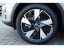 Volvo EX40 Single Motor Extended Range Plus 82 kWh | Trekhaak | Verwarmbare voorstoelen en stuurwiel | Premium audio by Harman Kardon | Keyless | Adaptieve cruise control Warmtepomp