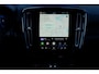 Volvo EX40 Single Motor Extended Range Plus 82 kWh | Trekhaak | Verwarmbare voorstoelen en stuurwiel | Premium audio by Harman Kardon | Keyless | Adaptieve cruise control Warmtepomp