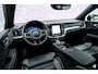 Volvo V60 2.0 T6 Plug-in hybrid AWD Ultra Dark | Schuif-/kanteldak | Head Up Display | Donker Glas | Sportstoelen | Power Seats | Harman Kardon |