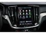 Volvo V60 2.0 T6 Plug-in hybrid AWD Ultra Dark | Schuif-/kanteldak | Head Up Display | Donker Glas | Sportstoelen | Power Seats | Harman Kardon |